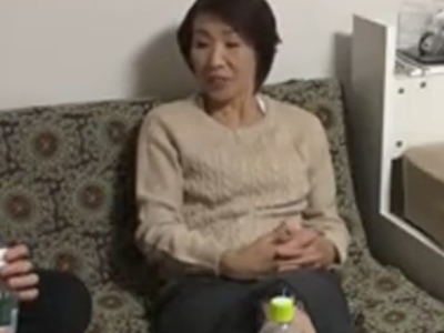 見た目から年季入ってる熟女妻を連れ込み種付け